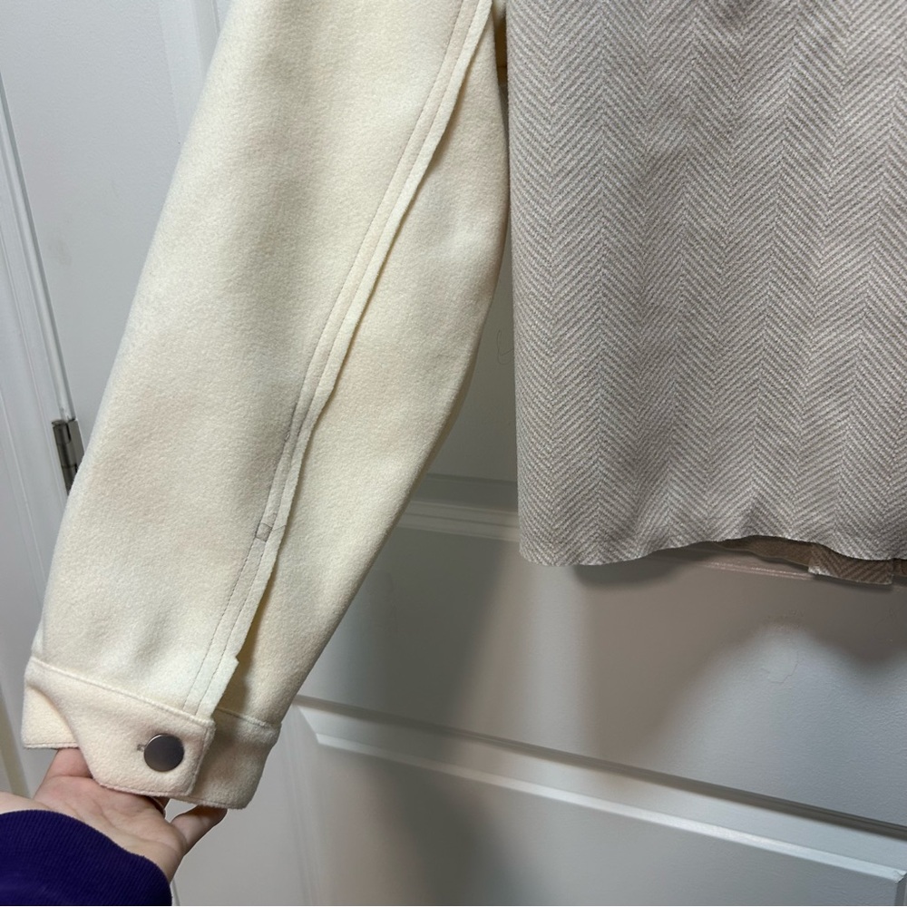 Elegant Cream and Gray Women's Utility Jacket - Picture 10 of 10